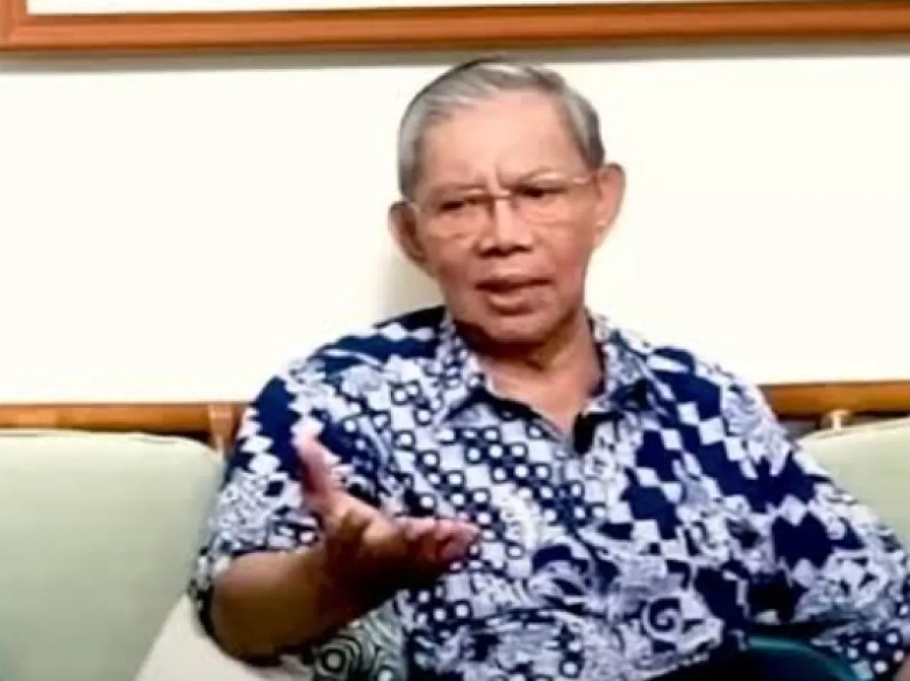 Roy Suryo: Eks Rektor UGM Sofian Effendi Didatangi Polisi dan Diperiksa 12 Jam