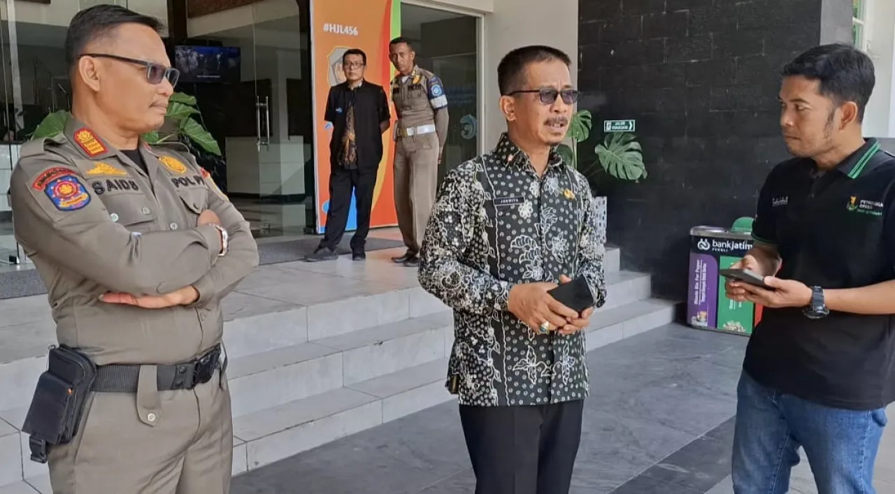 Kerap Dijadikan Tempat Mesum, Aloon-Aloon Lamongan Jadi Sorotan