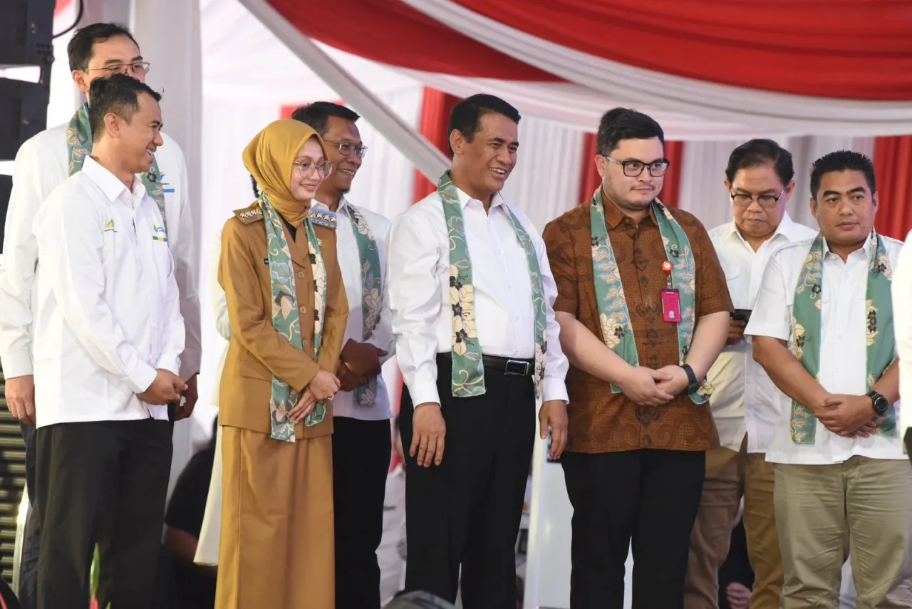 Dampingi Mentan Kunjungi PG Pesantren Baru Kediri, Mbak Wali Siap Dukung Swasembada Gula Nasional