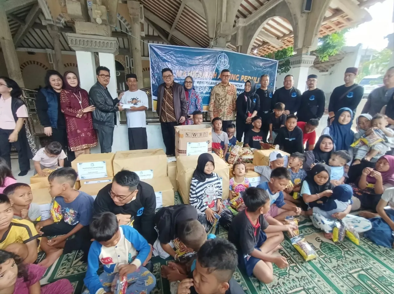 MA Peduli Berbagi ke Panti Asuhan, Pesan Prof Yulius: Banyak yang Harus Diperhatikan
