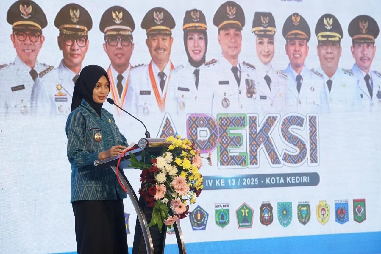 Hadapi Tantangan Perkotaan Dalam Muskomwil IV APEKSI Ke-13, Wali Kota Kediri Gaungkan Semangat