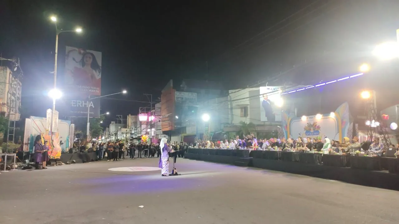 Mic Mati saat Buka APEKSI Nite Carnival Kota Kediri, Mbak Vinanda Cairkan Suasana