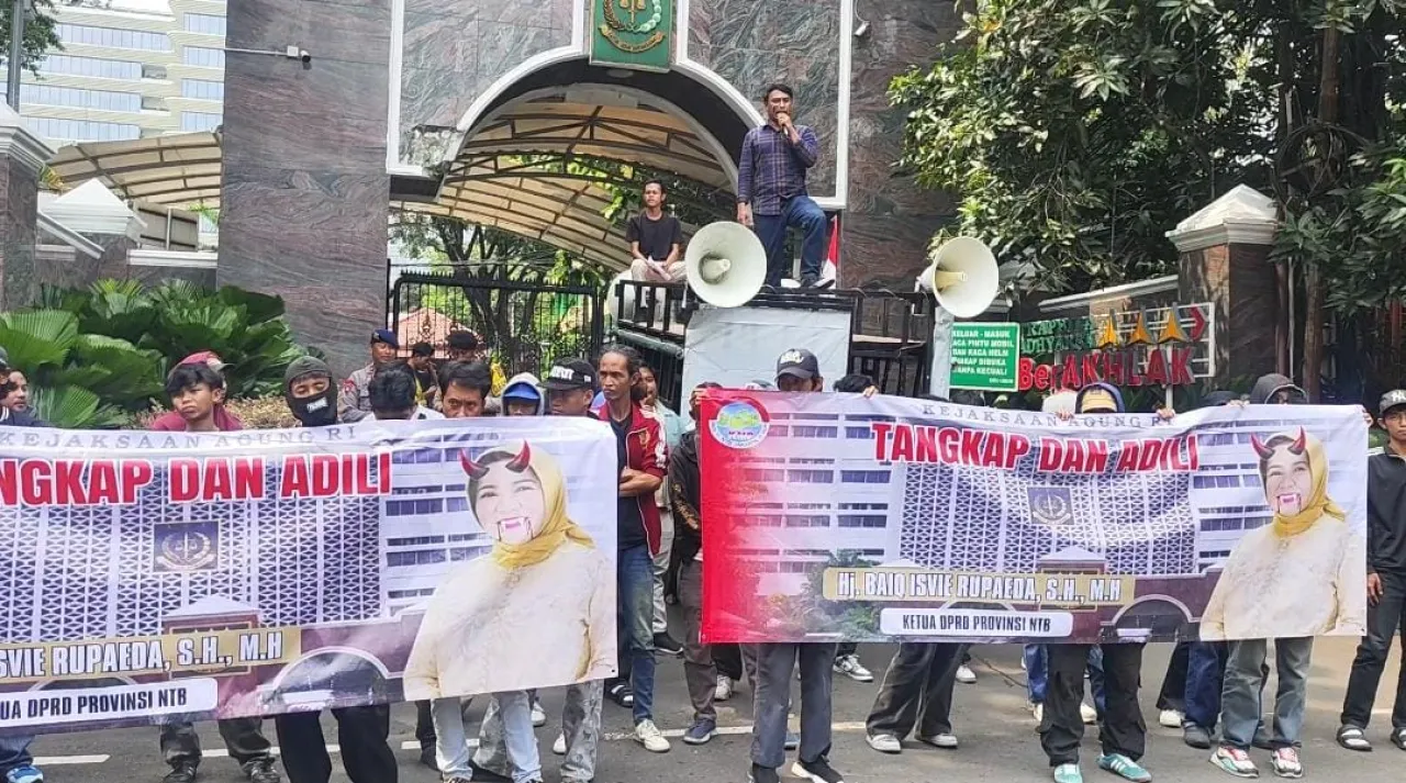 Dana Pokir Diduga Diselewengkan, Masyarakat Laporkan Ketua DPRD NTB ke Kejagung