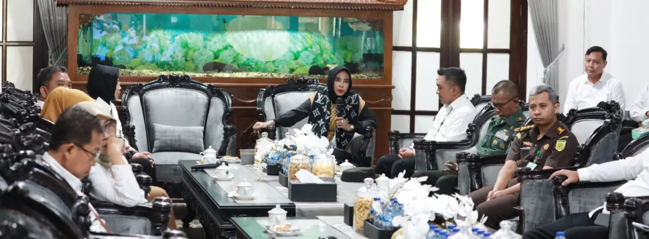 Hindari Pinjol dan Rentenir, Mari Bersama Kita Dukung Koperasi