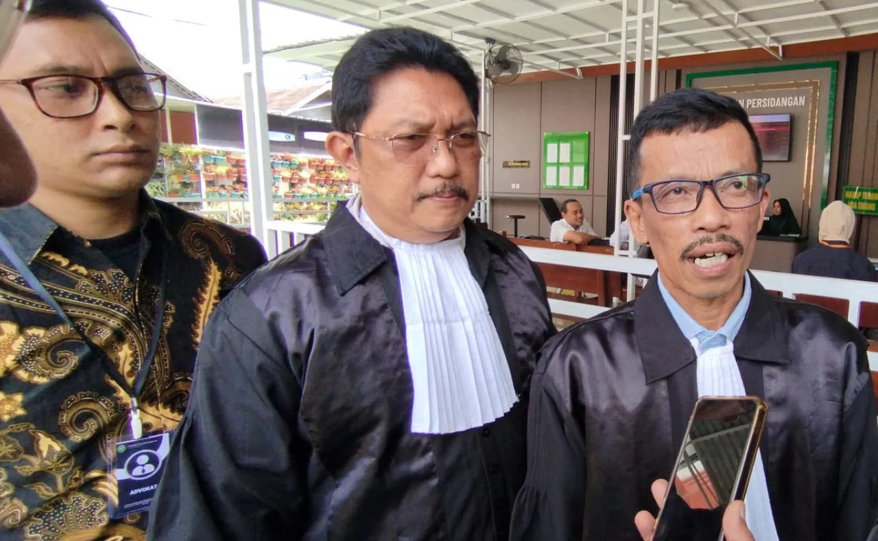 Kuasa Hukum Terdakwa Oknum Wartawan dan LSM Menilai Dakwaan JPU Berubah-ubah