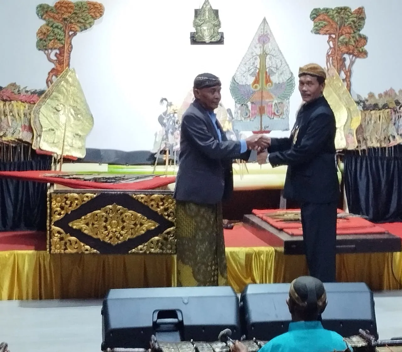 Pagelaran Wayang Kulit Lakon Lahiriyah Wisanggeni Menutup Selamatan Desa Pendem