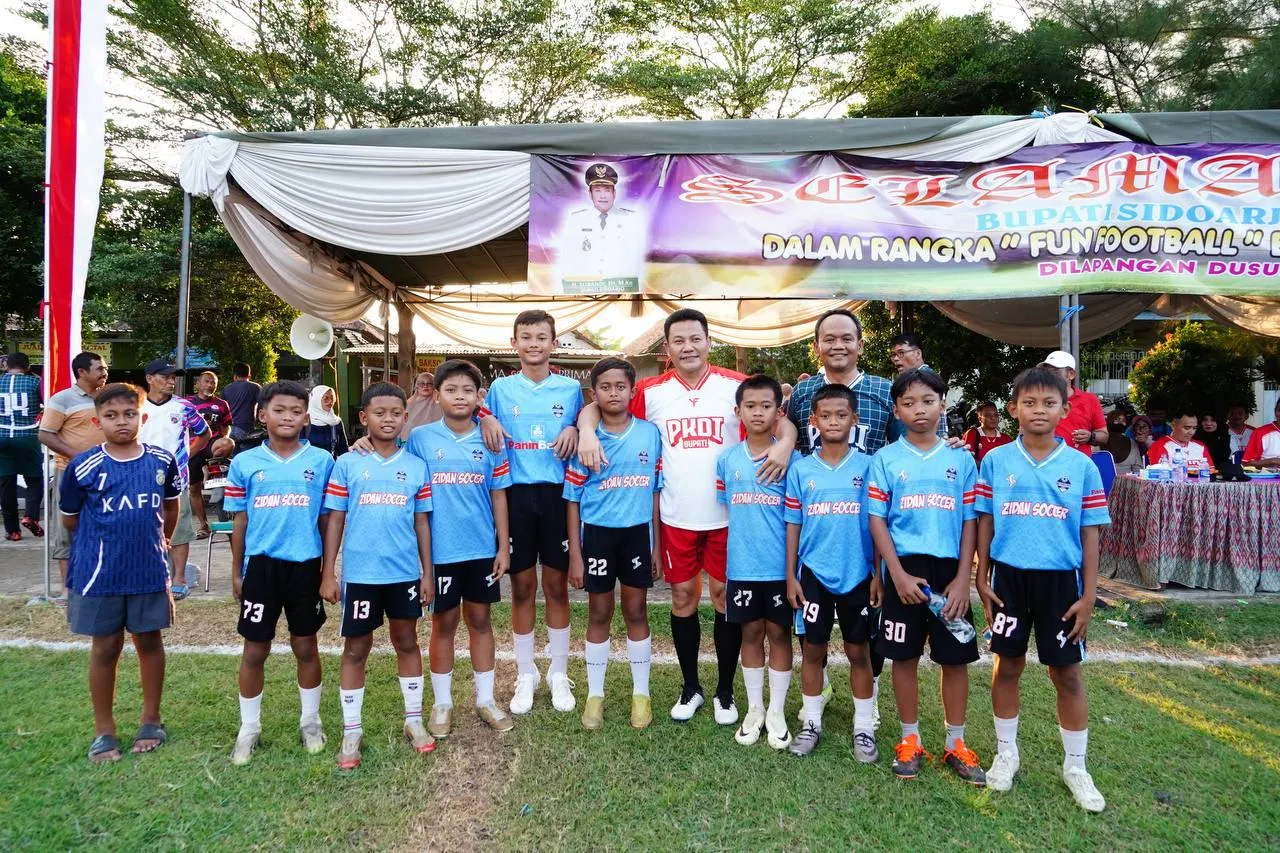 Fun Football Bupati Sidoarjo dan Dandim 0816 Sidoarjo Kompak Lawan Kades se- Kecamatan Sukodono