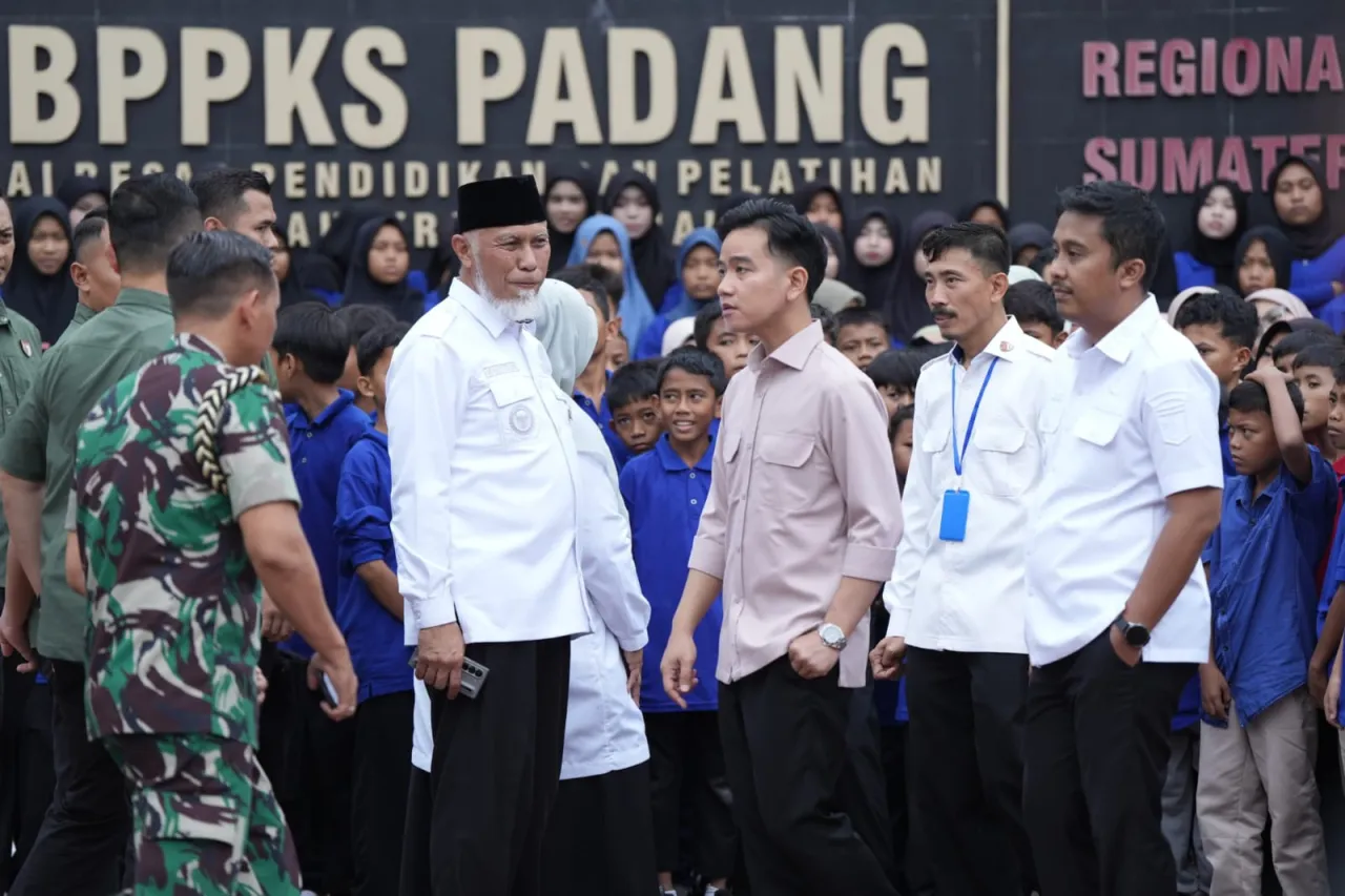 Peninjauan Sekolah Rakyat, Jadi Kegiatan Pertama Gibran di Sumbar