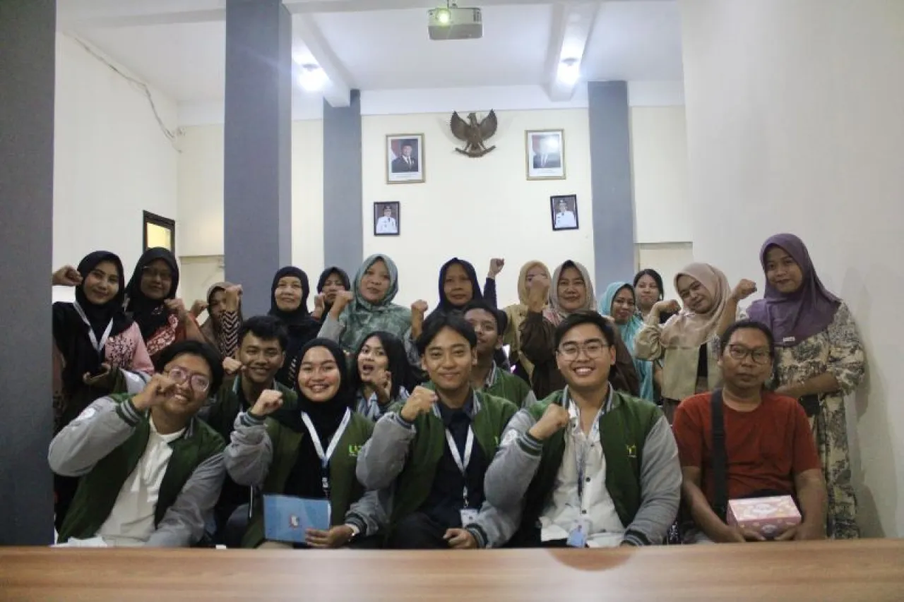 Mahasiswa UPN Jatim Gelar Sosialisasi Digitalisasi UMKM di Kelurahan Bulak Banteng