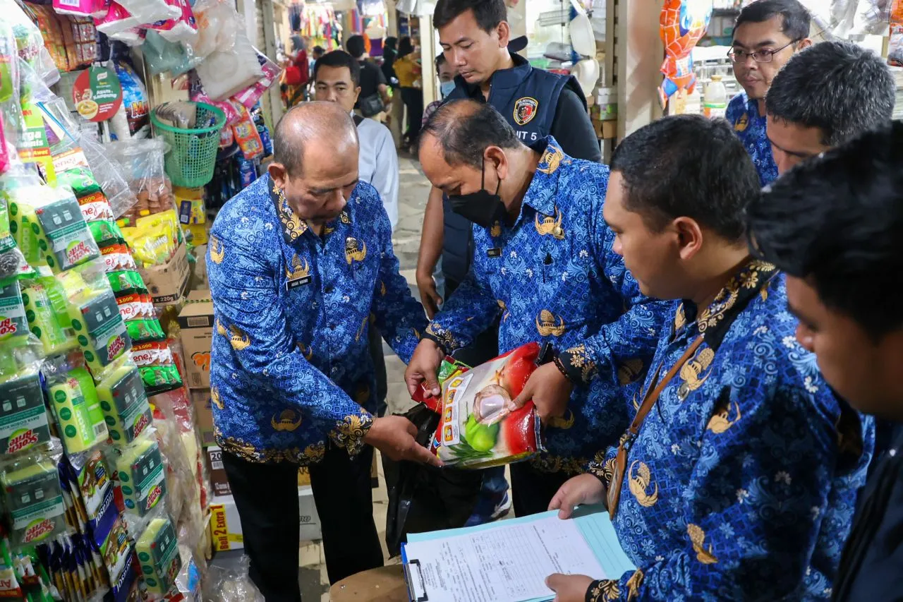Cegah Beras Oplosan dan Jaga Stok, Satgas Pangan Surabaya Gelar Sidak Pasar