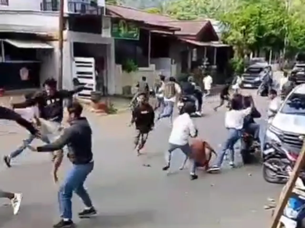 Siswa SMK vs SMA Bentrok di Kotamobagu, Dibubarkan Polisi
