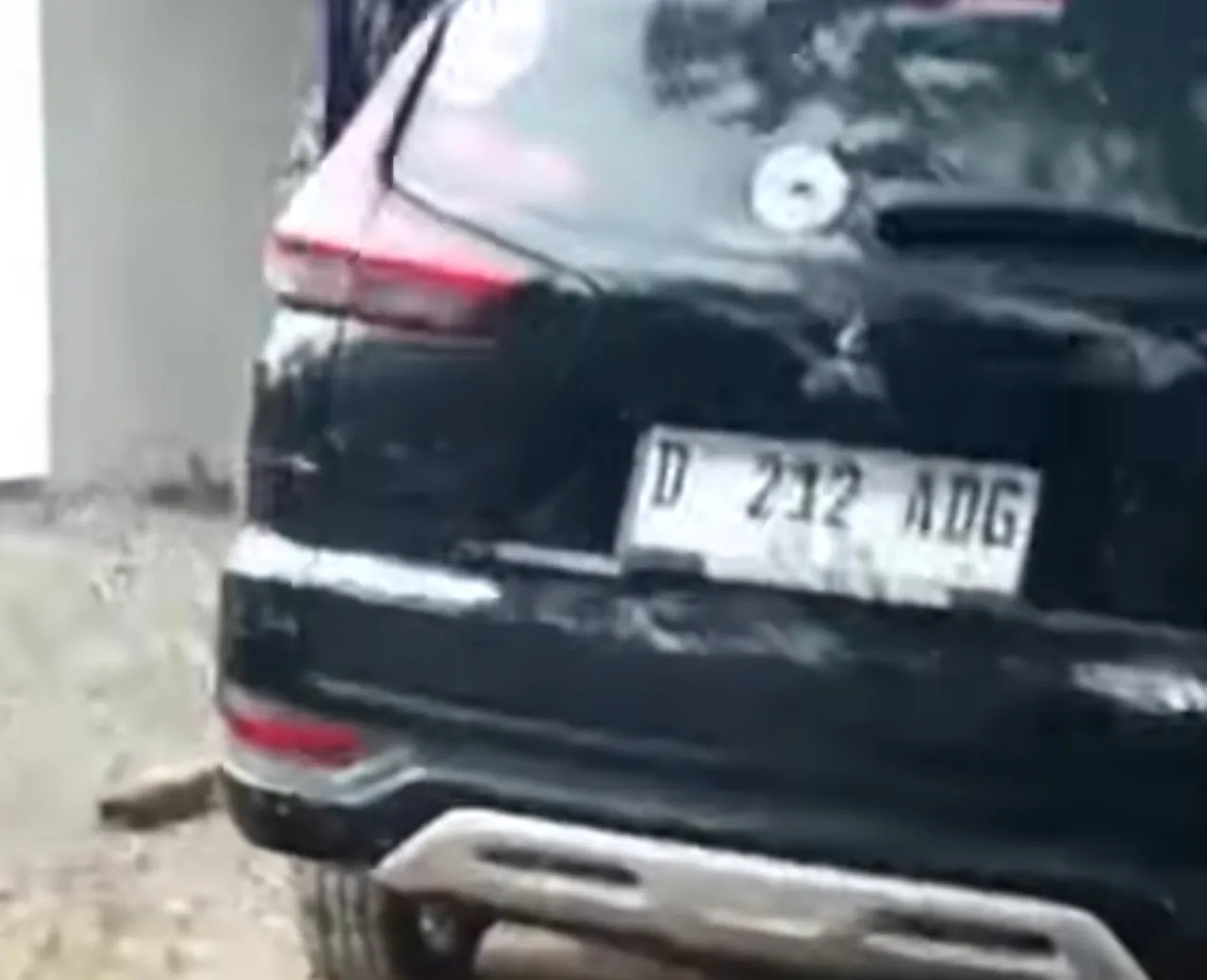 Expander Hilang Kendali Tabrak 6 Motor, 2 Orang Meninggal