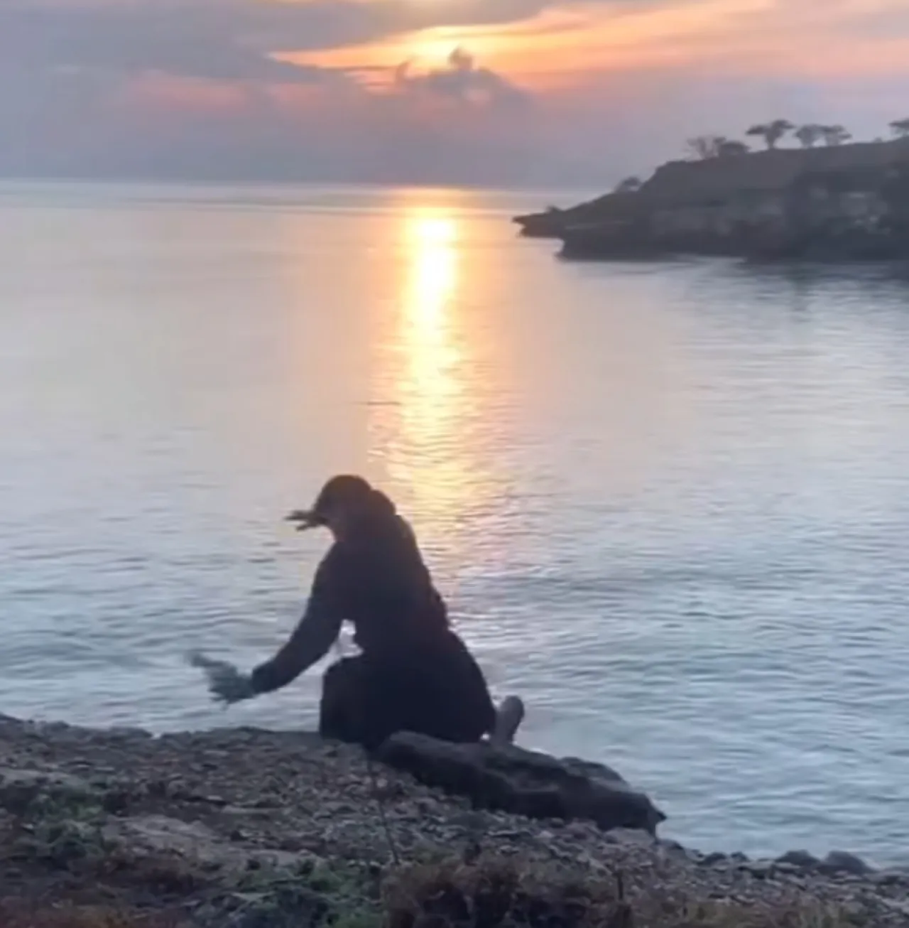 Santai sambil Nikmati Senja, Seorang Pria Meninggal Dunia Akibat Terjatuh dari Tebing