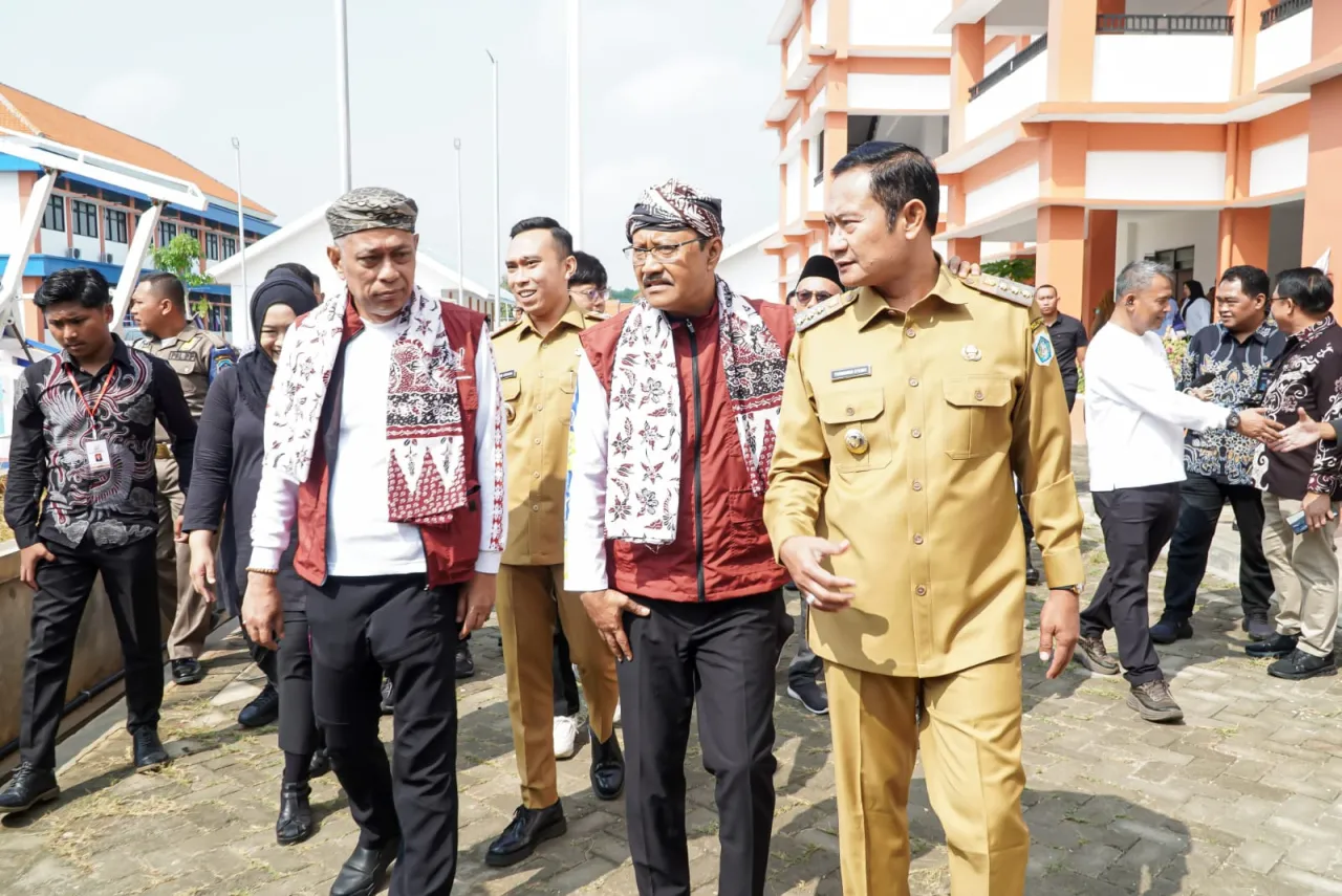 Mensos RI Kunjungi Sekolah Rakyat Menengah Atas di Brondong Lamongan