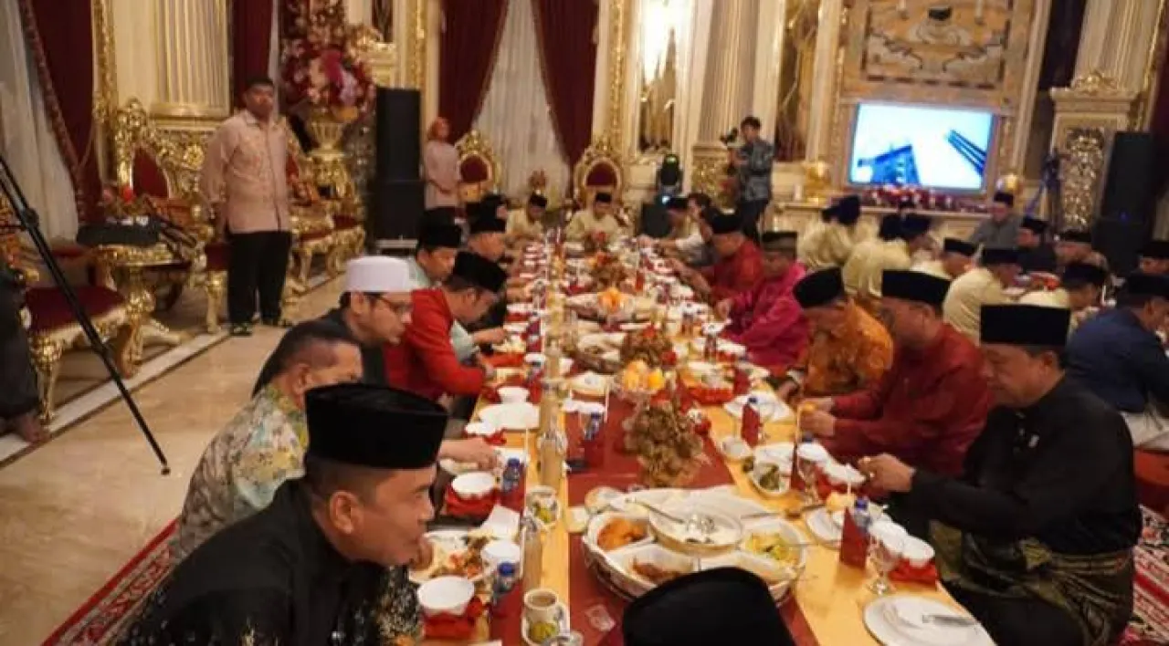 Makan Bajamba di Rumah Gadang Padang, Diplomasi Budaya yang Hangatkan Dunia Melayu Islam