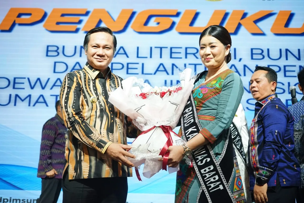Elvita Eliyunus Waruwu Dikukuhkan Jadi Bunda Literasi