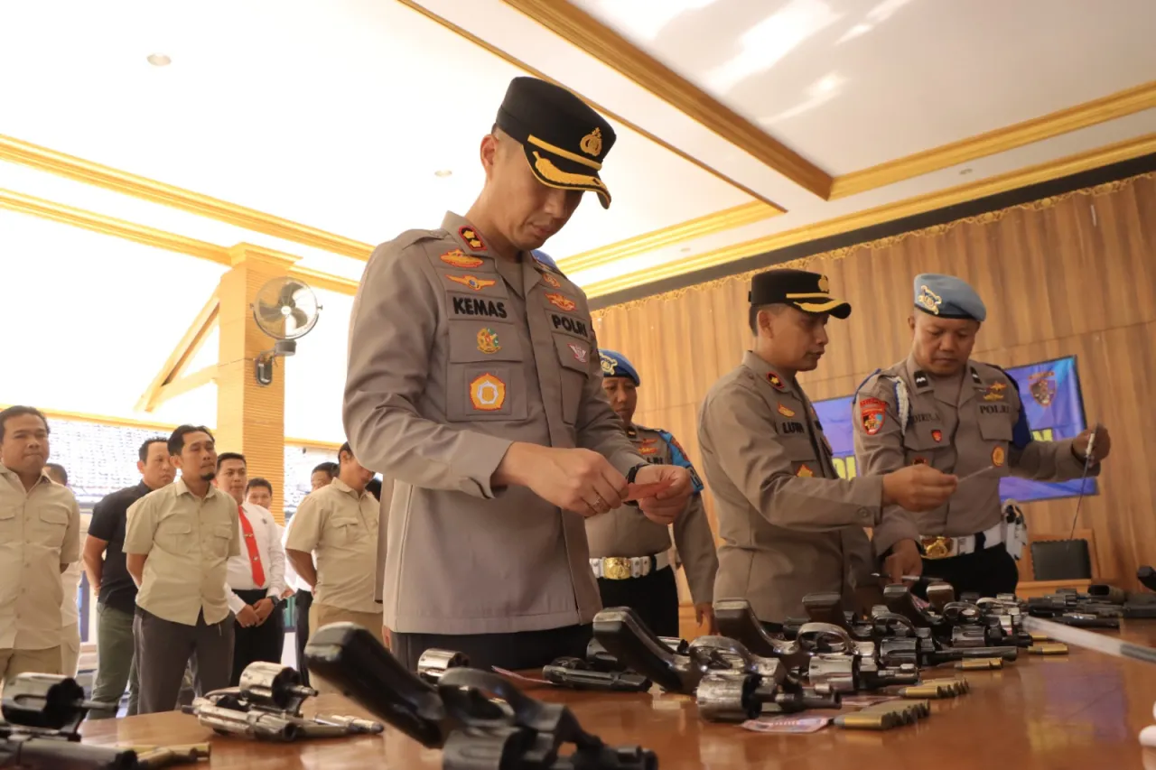 Polres Madiun Gelar Gaktibplin, Periksa Senpi Dinas dan Tes Urine Personel