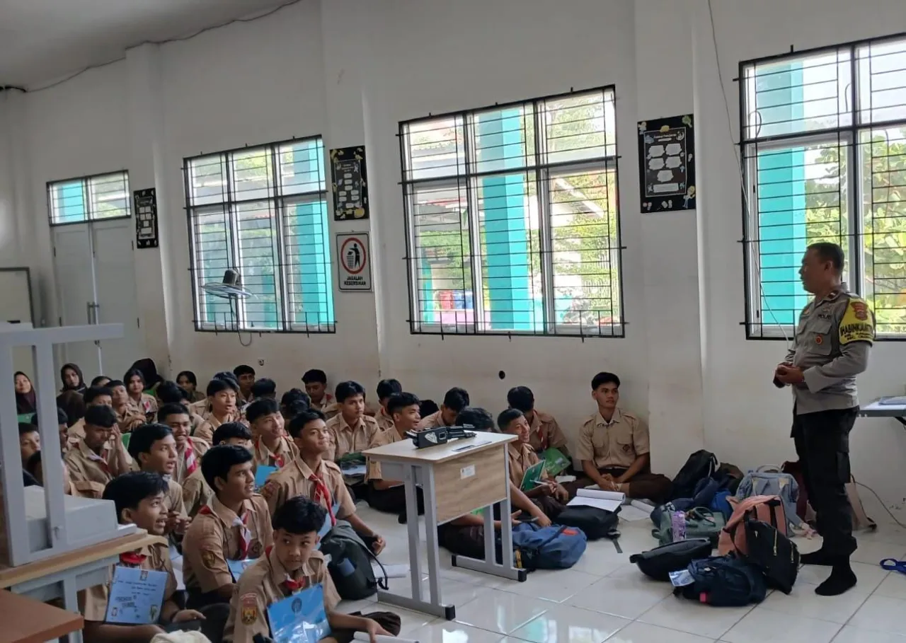 Polisi Turun ke Sekolah, Cegah Pelajar di Depok Ikut Demo Jakarta