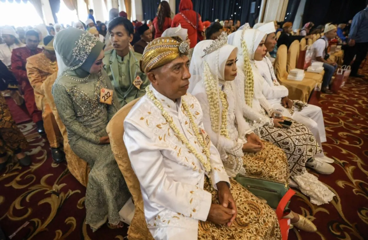 Isbat Nikah Massal, Kisah Haru Pasangan 40 Tahun Menunggu Buku Nikah