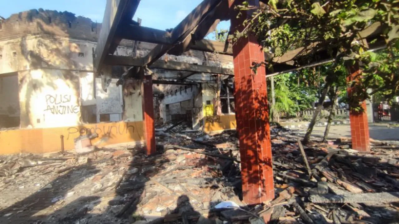 Polsek Tegalsari Ludes Dibakar, Bagaimana Nasib Para Tahanan?