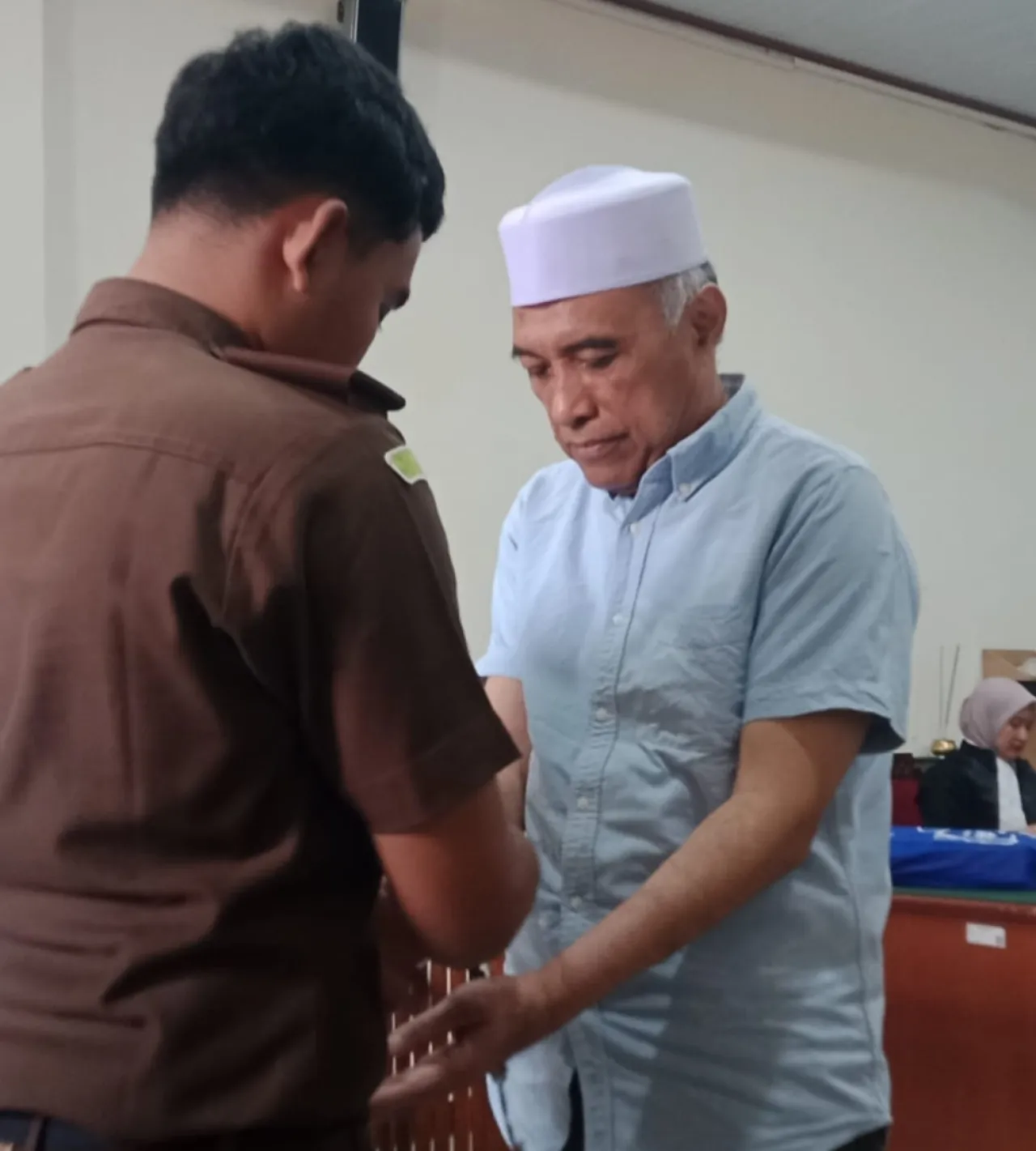 Pemalsu Dokumen Rp 10 M Divonis 1 Bulan, Warga Gresik Lapor ke Komjak dan KY