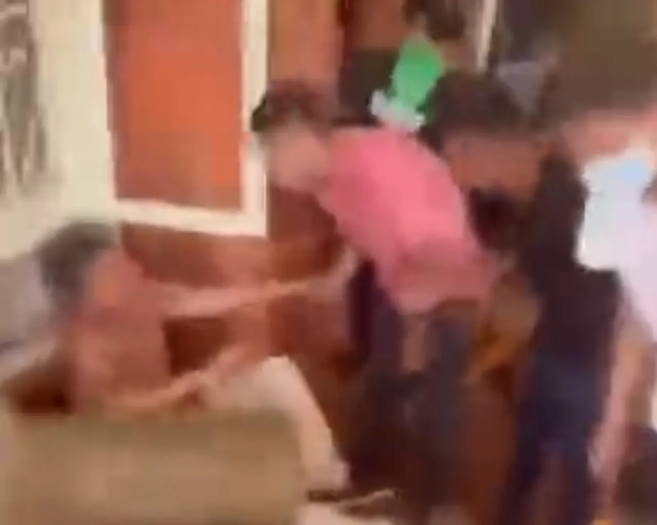 Masyarakat Nepal Marah, Hajar Perdana Menteri dan Keluarganya hingga Istri Tewas dan Rumah Dibakar