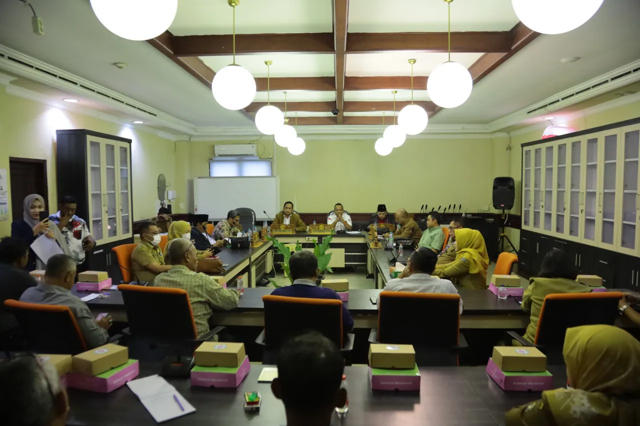 Dinilai Tak Punya Kekuatan Hukum, Komisi A DPRD Surabaya Rekomendasi Pencabutan SE Pembatasan KK