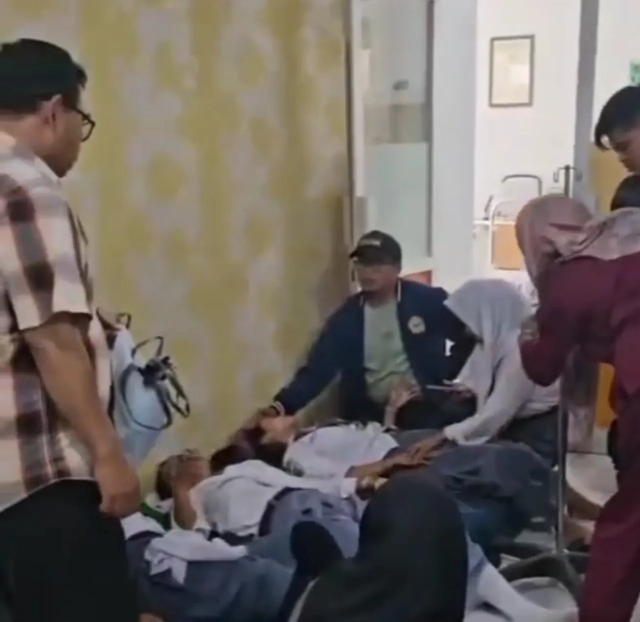 75 Pelajar di Bandung Barat Keracunan MBG, Rata-Rata Muntah dan Demam