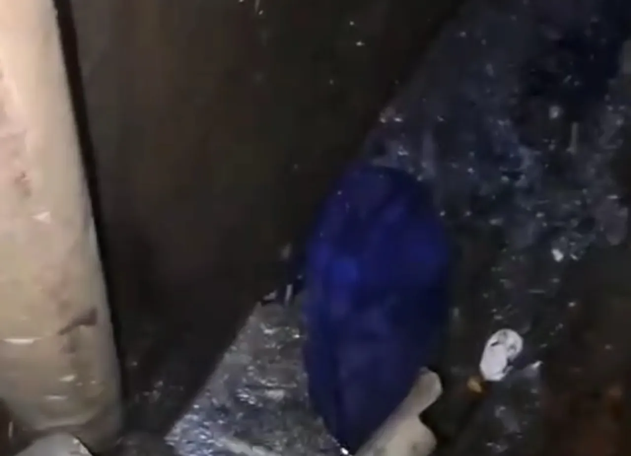 Bayi Dalam Kantong Biru Dibuang ke Saluran Air oleh Ibunya Sendiri