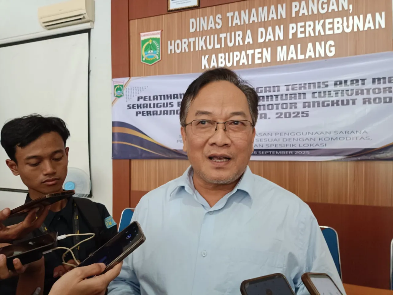 DTPHP Malang Salurkan Bantuan Alsintan dari DBHCHT 2025 untuk Petani Tembakau