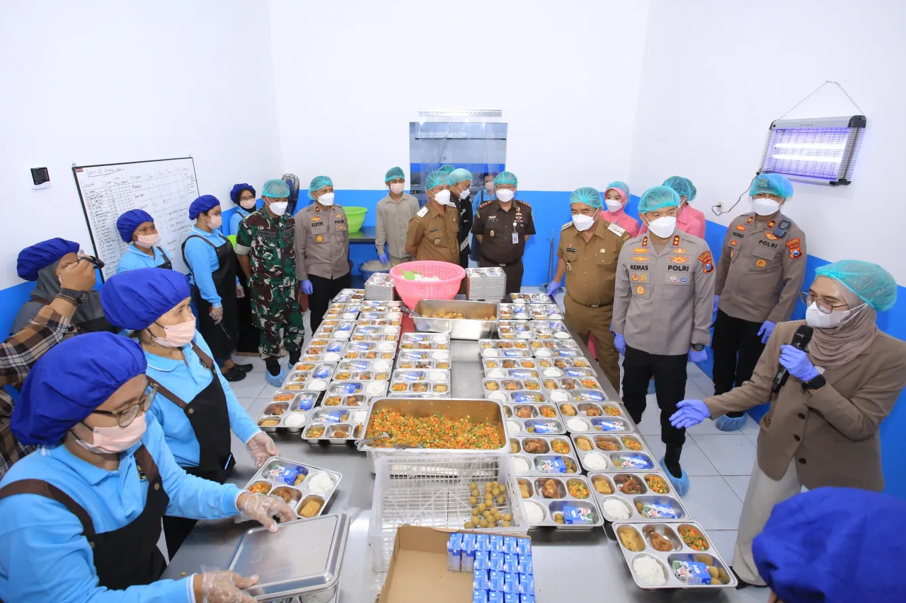 Bupati Madiun Resmikan SPPG Bhayangkari di Wungu, Target 52 Titik dengan 92 Ribu Penerima Manfaat