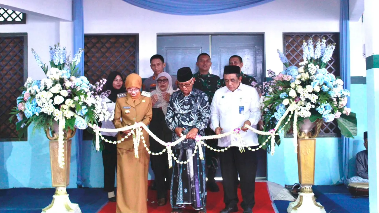 Mbak Wali Resmikan SPPG Pondok Pesantren Al Amien, Pastikan Gizi Layak untuk Semua