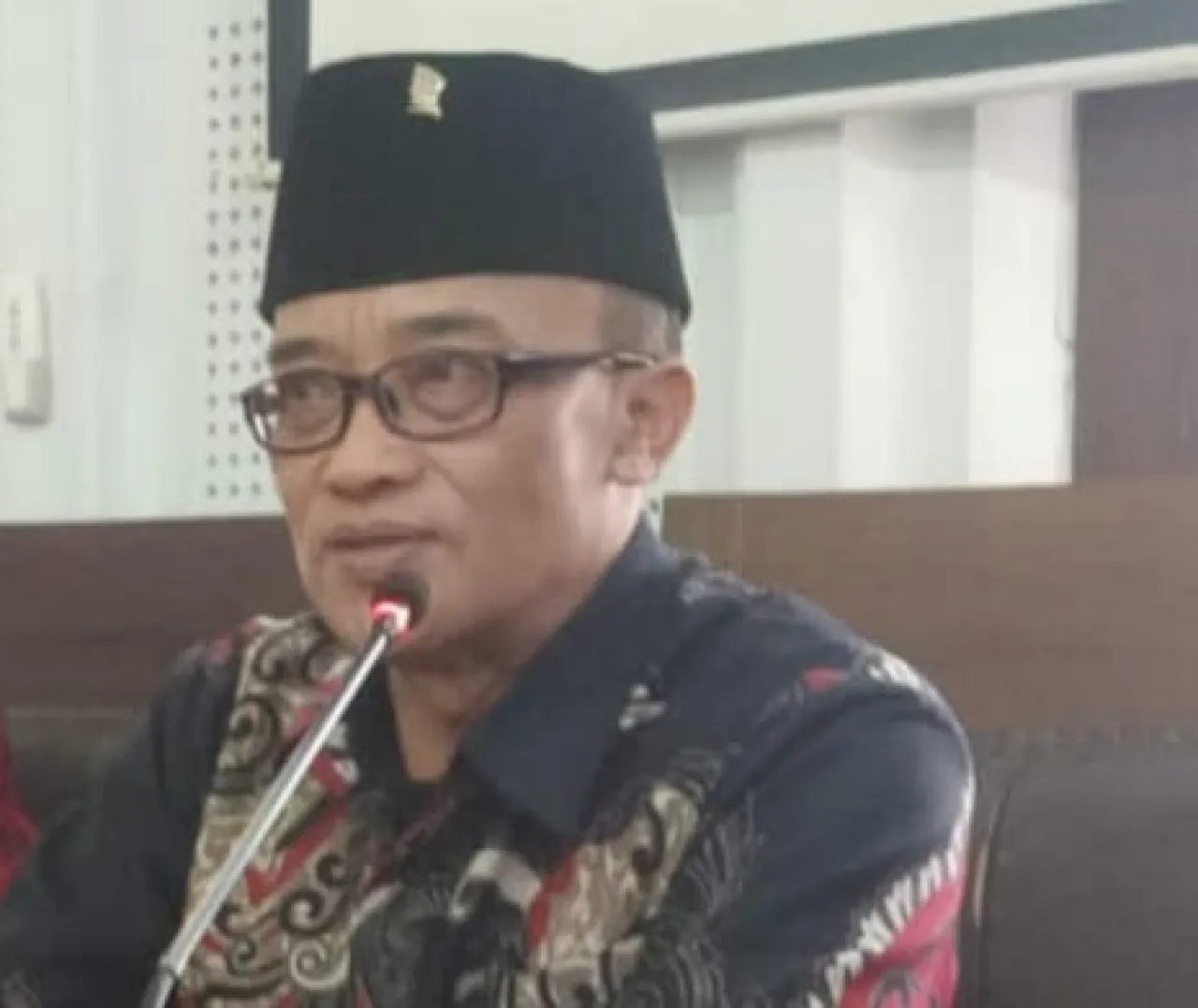 DPRD Kota Malang Pastikan Program Seragam Gratis Tetap Berjalan, Siswa Swasta Juga Diakomodasi