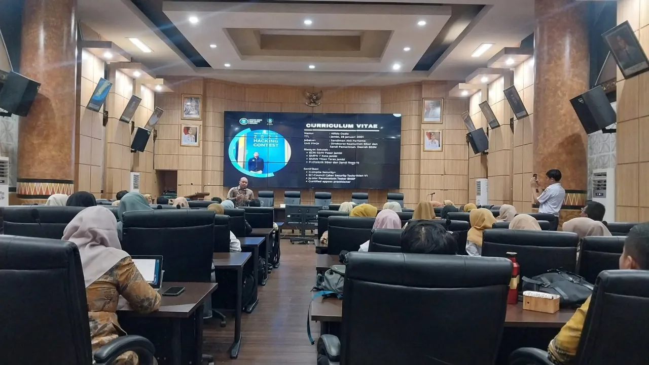 Guru di Padang Dibekali "Tameng" dari Serangan Siber