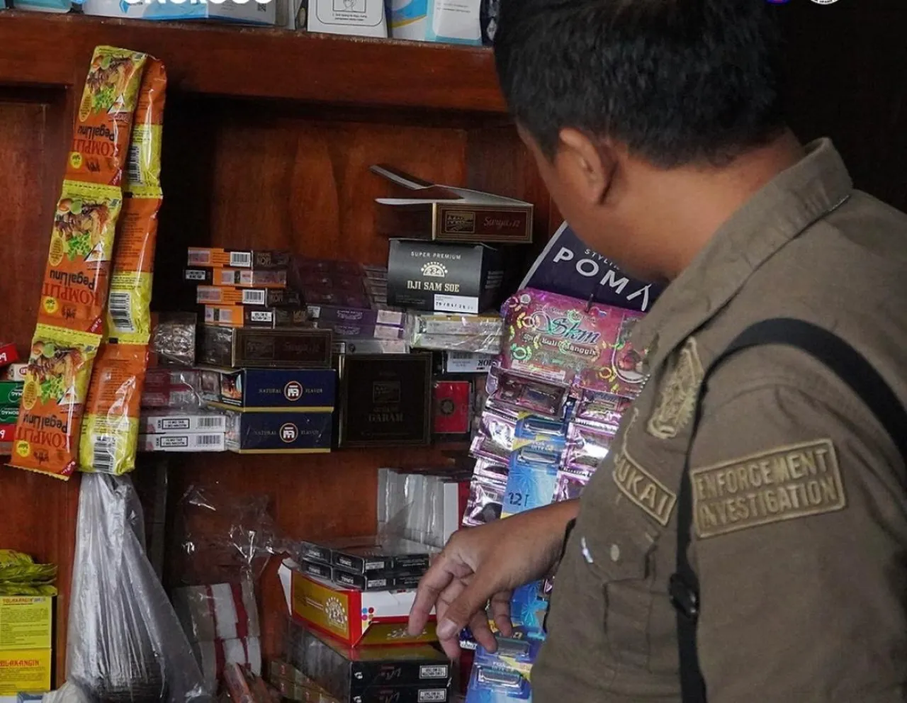 Gencar Razia Rokok Ilegal, Satpol PP Ponorogo Sita Ratusan Bungkus