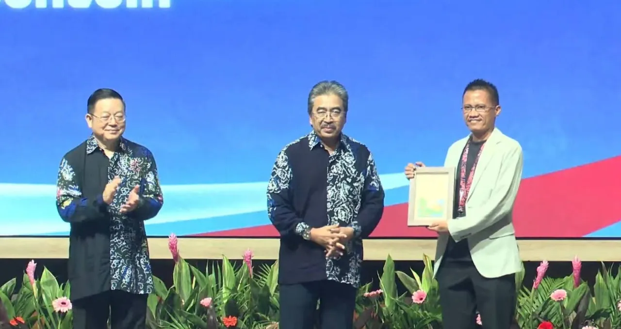 Hebat! Kota Padang Bawa Pulang "Adipura Tingkat ASEAN"
