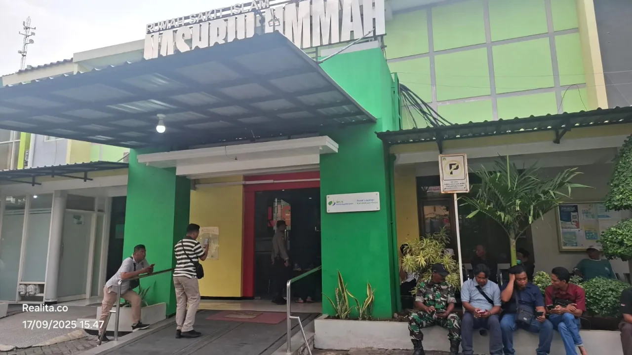 Belasan Siswa SMA Negeri 2 Lamongan Dilarikan ke Rumah Sakit, Diduga Keracunan MBG