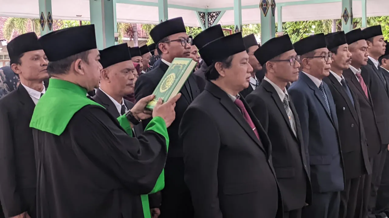 Bupati Madiun Rotasi Camat dan Pejabat Struktural, Tegaskan untuk Perkuat Kinerja