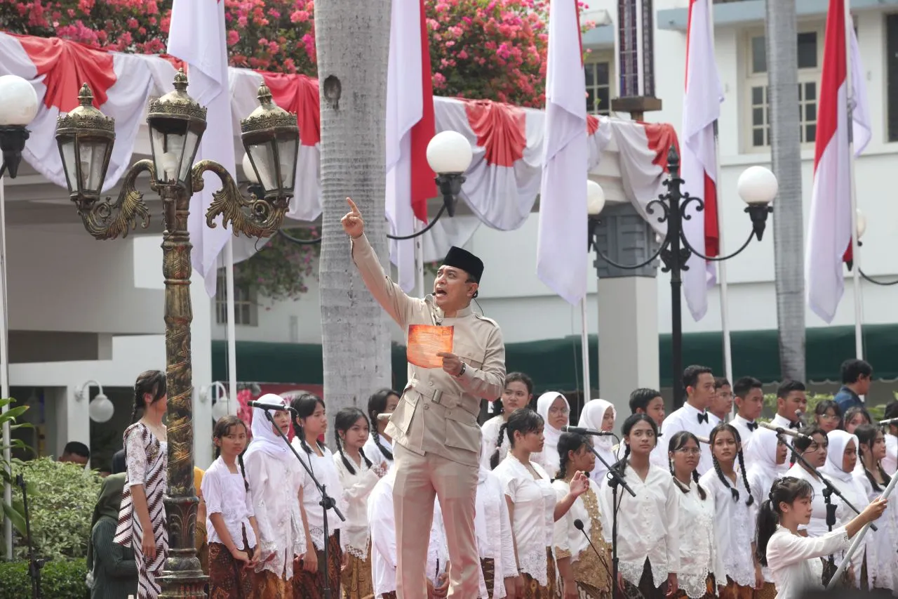 Car Free Day Surabaya Semakin Meriah, Wali Kota Eri Perankan Tokoh Residen Soedirman