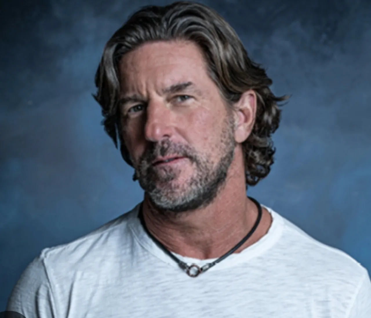 Brett James, Musisi Peraih Grammy, Tewas dalam Kecelakaan Pesawat 