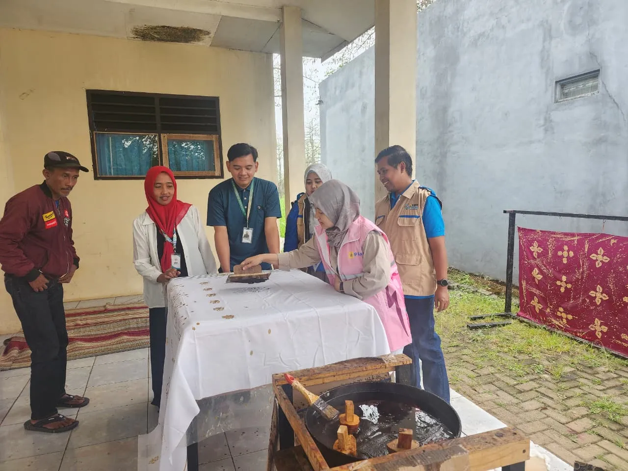 YBM PLN UIT JBM Berdayakan Penyintas ODGJ Di Malang, Berikan Bantuan Pelatihan Digital Marketing
