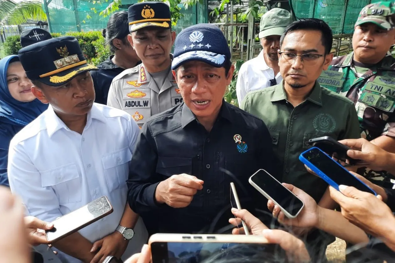 Menteri LH Sambangi Depok, Beberkan Strategi untuk Mengatasi Sampah Nasional