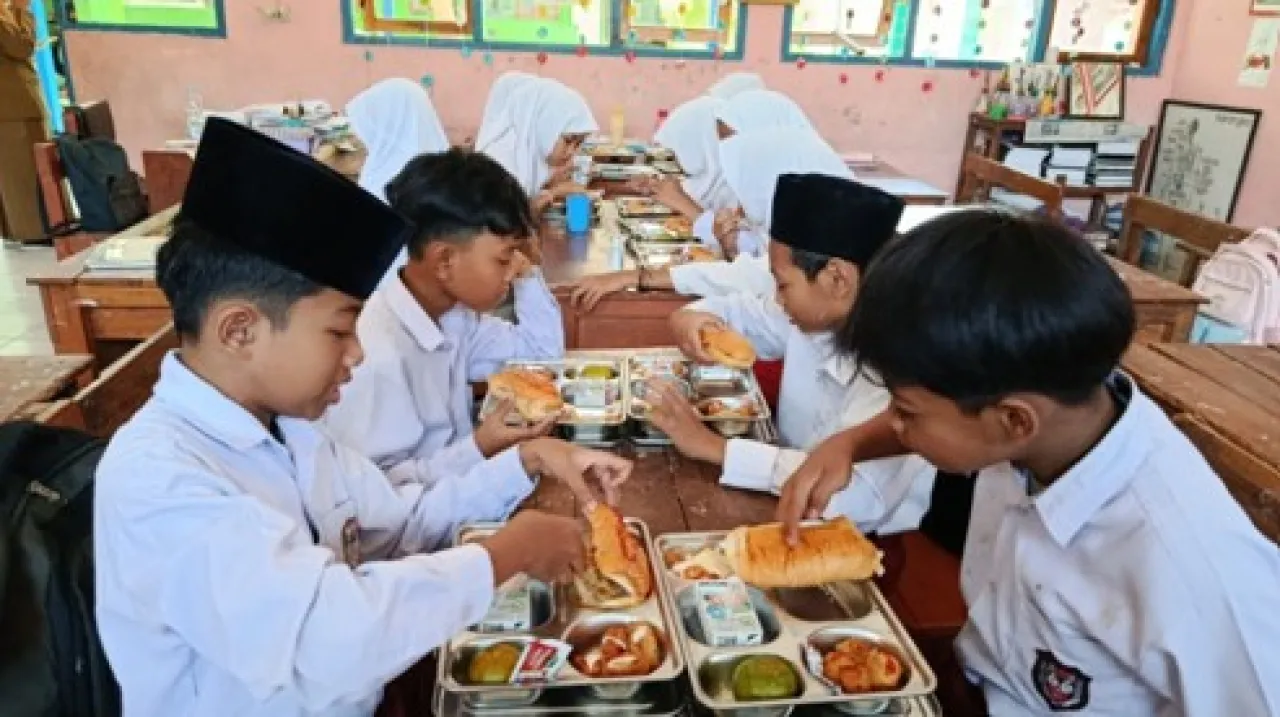 MBG di Kecamatan Kebonsari, Makan Bergizi Serta Bentuk Karakter Siswa Sejak Dini