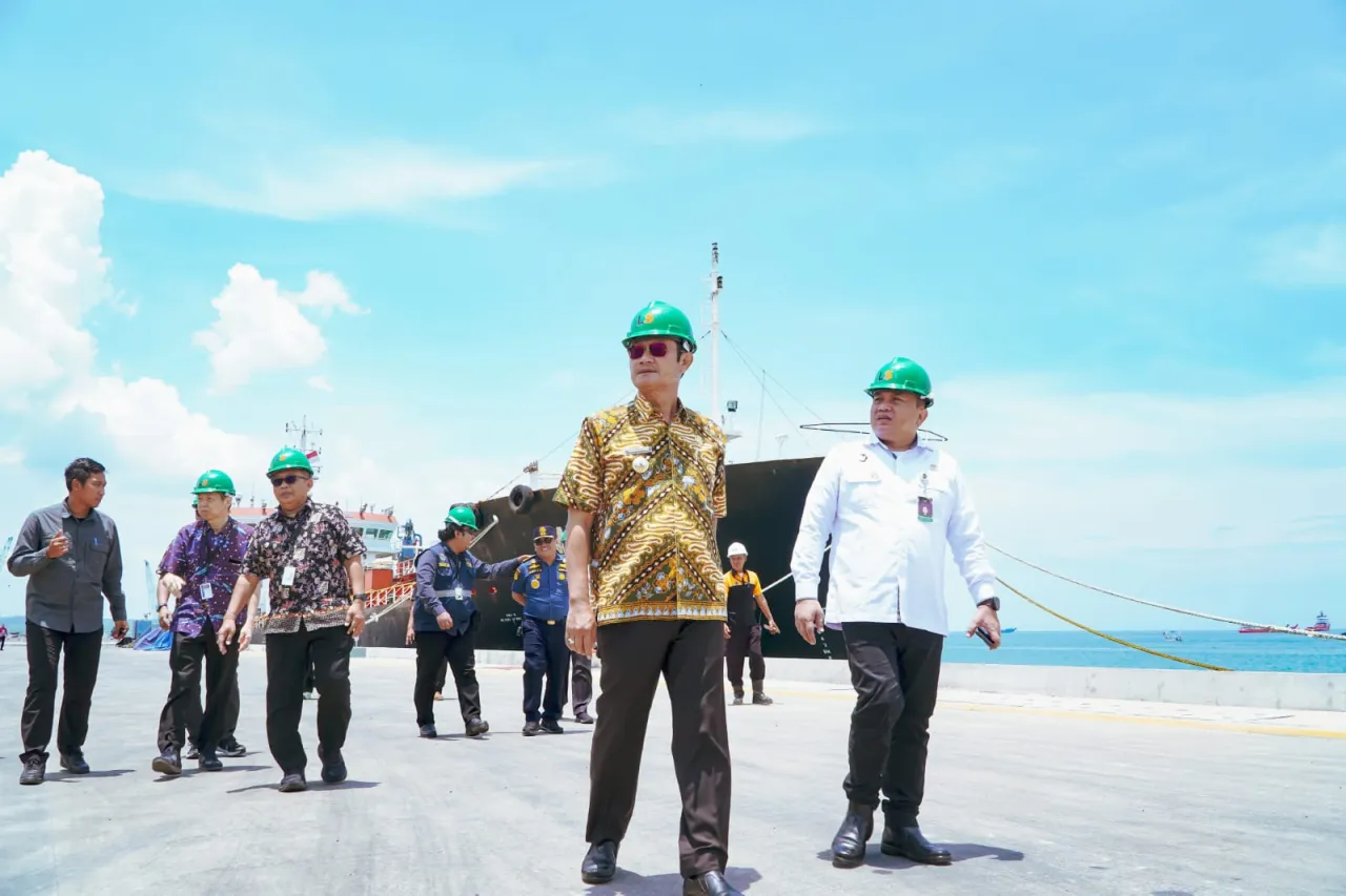 Tim Kemenkopolkam Tinjau Kelengkapan Fisik Pelabuhan Tanjung Pakis Paciran