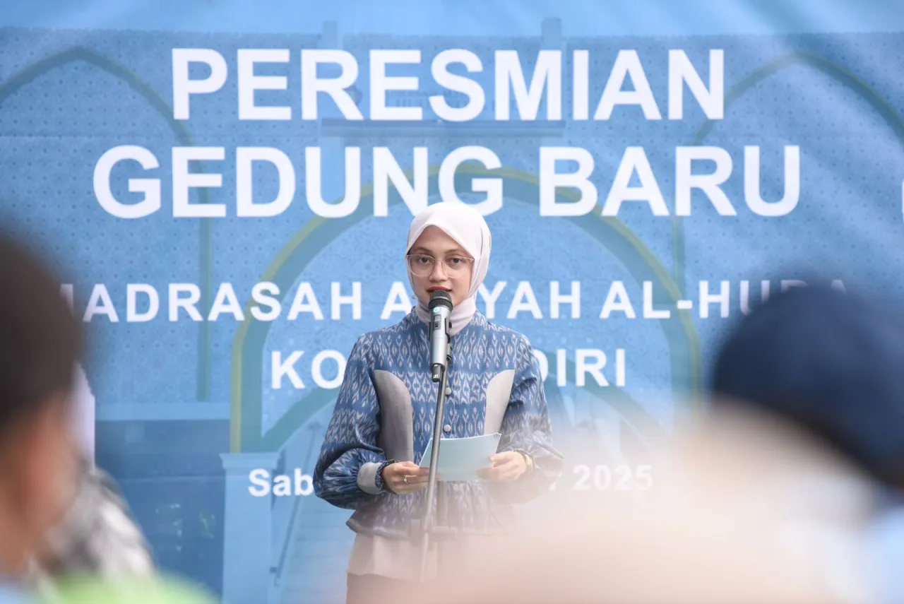 Resmikan Gedung Baru MA Al Huda, Mbak Wali: Meningkatan Kualitas Pendidikan