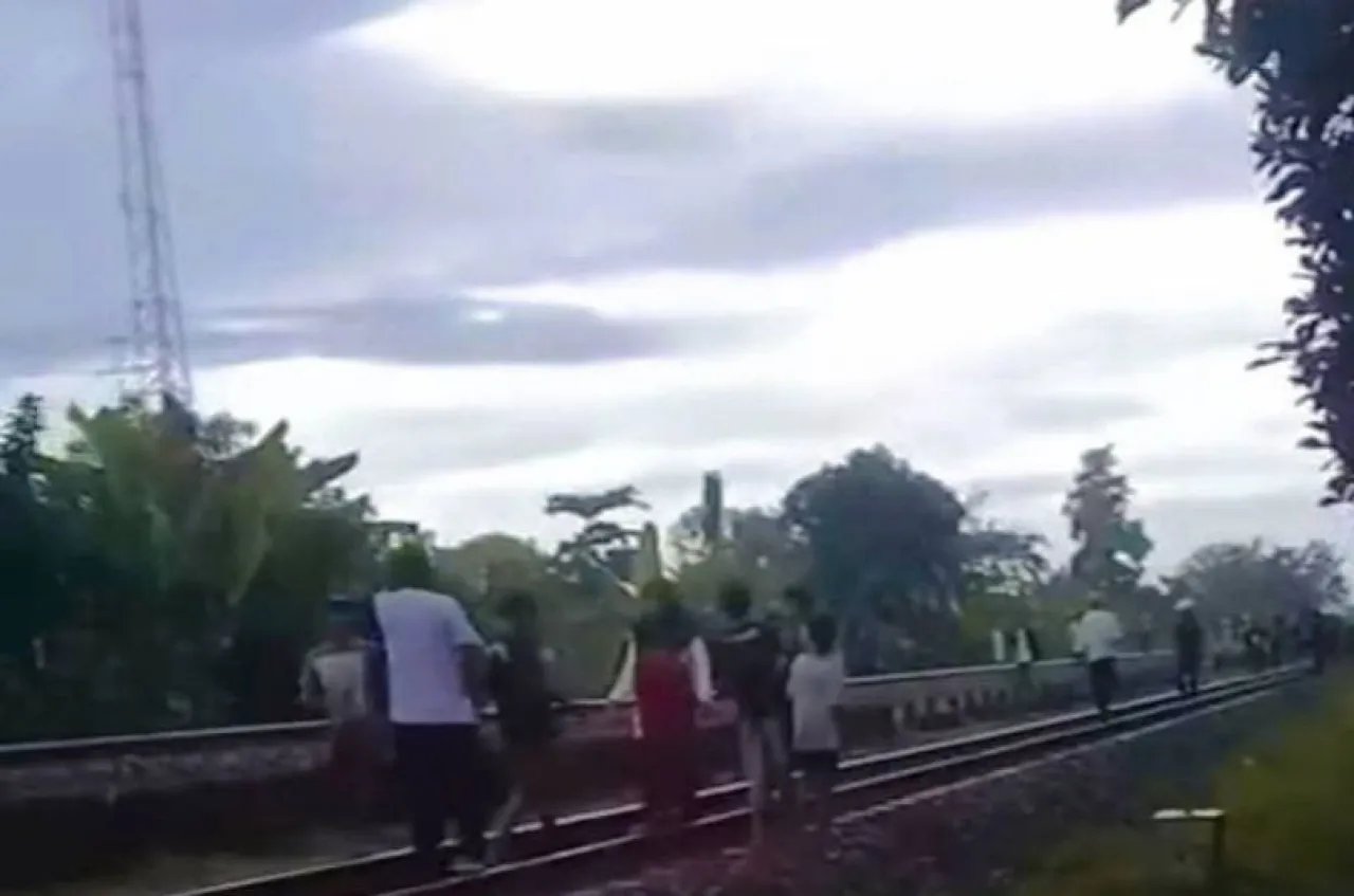 Cueki Klakson, Kakek di Brebes Diserempet Kereta Api