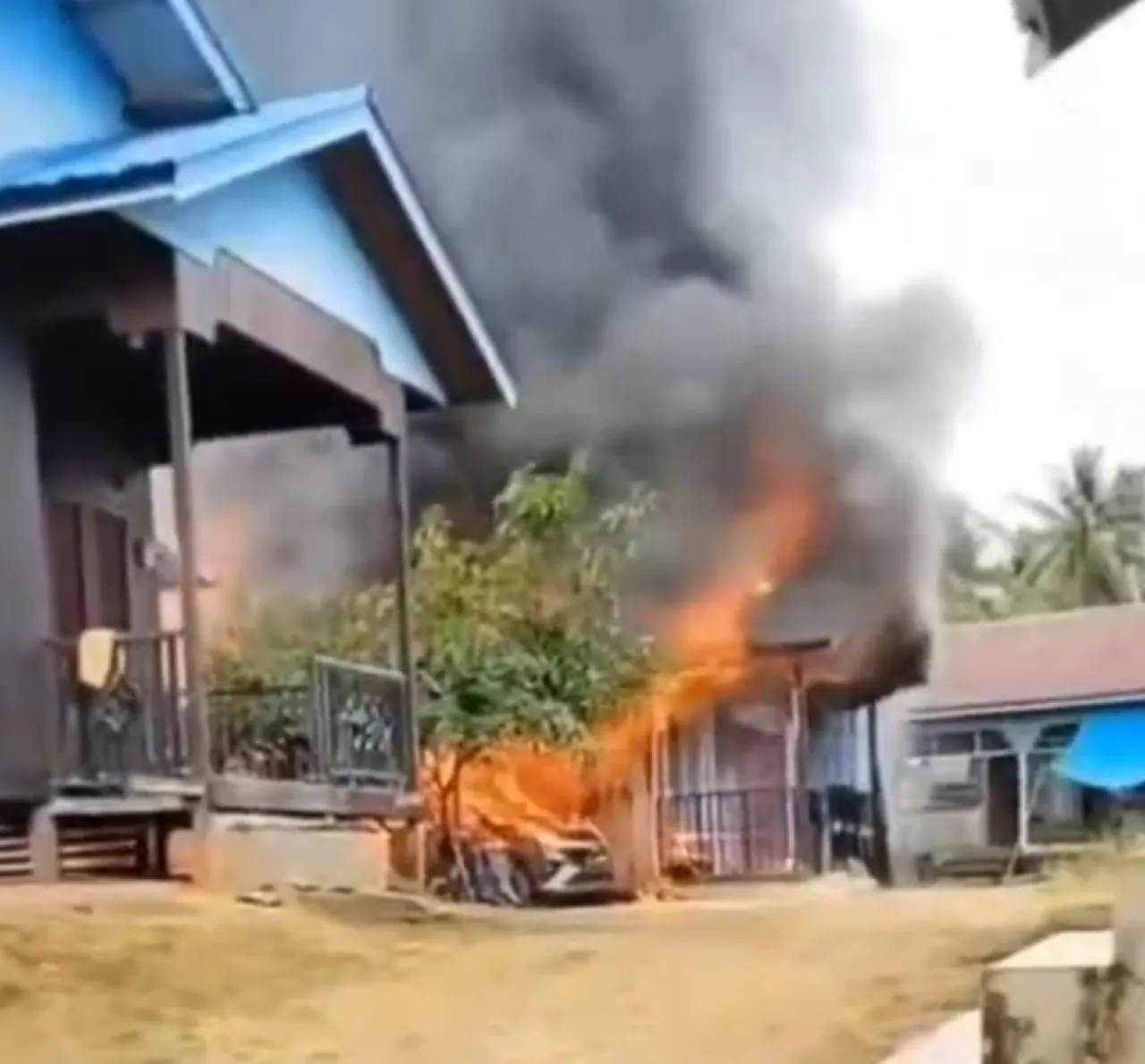 Tiga Rumah dan Kendaraan Ludes Terbakar