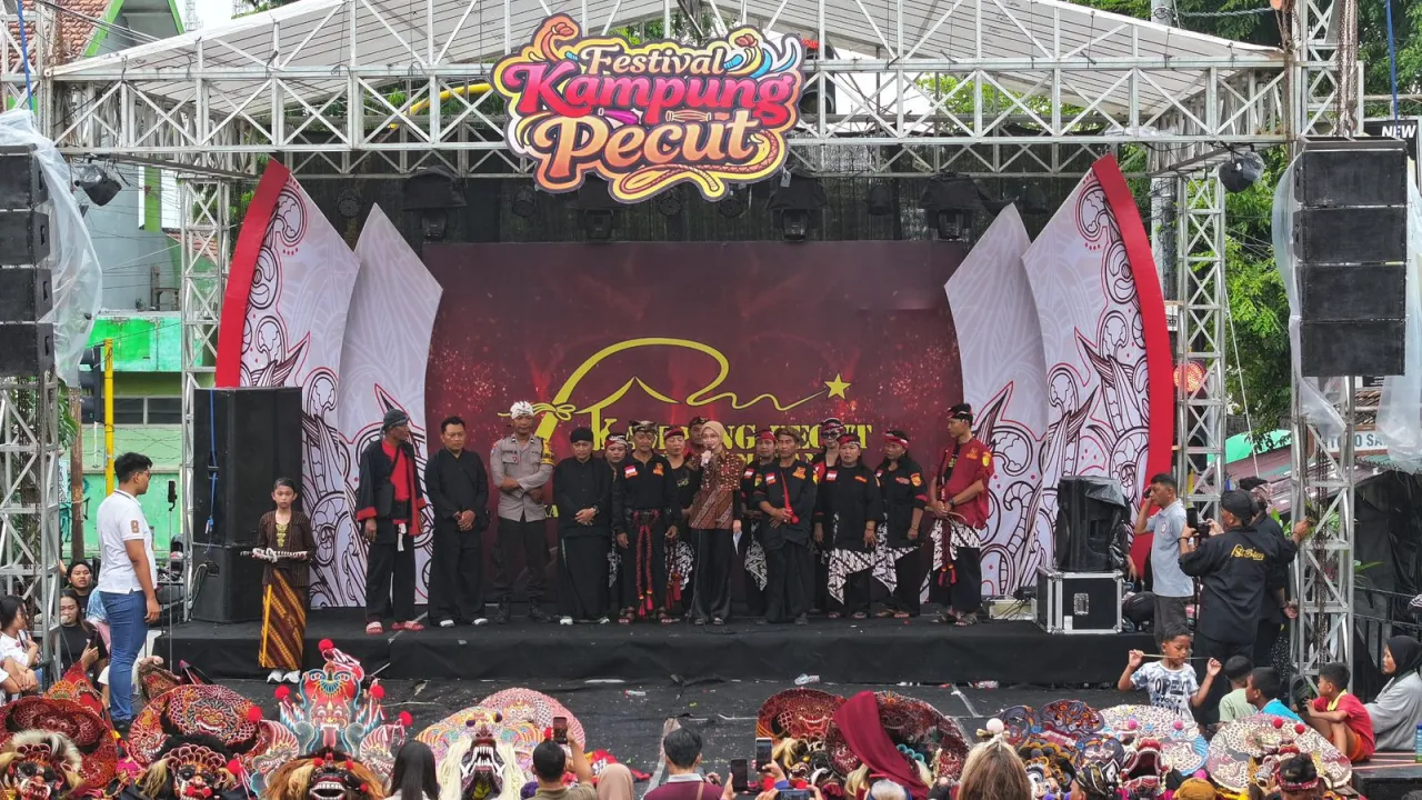 Mbak Wali Apresiasi Festival Kampung Pecut, Upaya Pelestarian Budaya Kota Kediri
