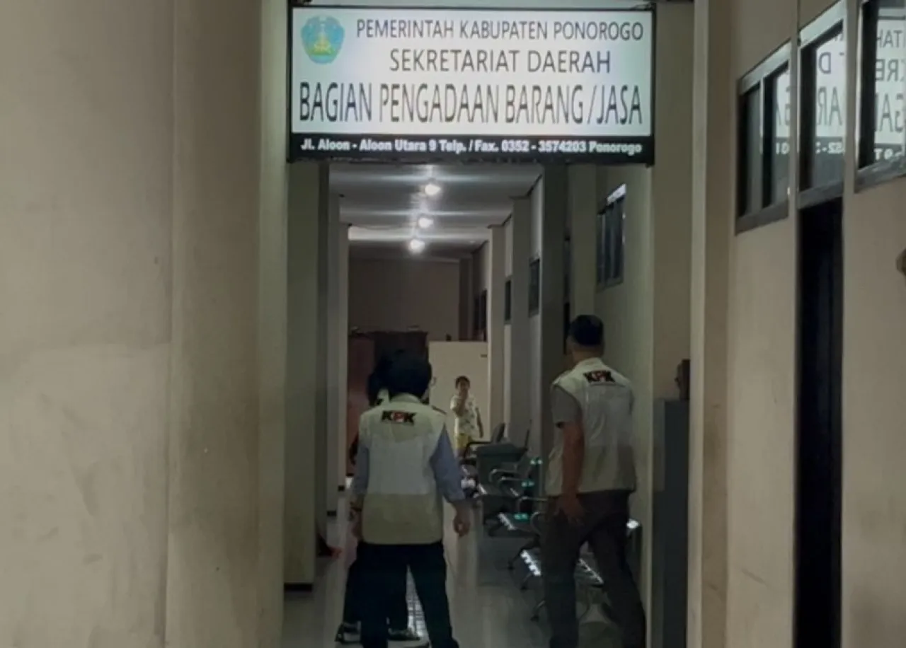 Tak Hanya Obok-Obok Ruang Sekda dan Bupati Ponorogo, KPK Juga Datangi Kantor BPBJ