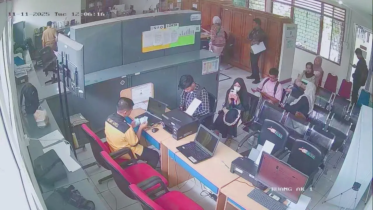 Padang Job Fair 2025, Pencaker Urus AK 1 Membludak